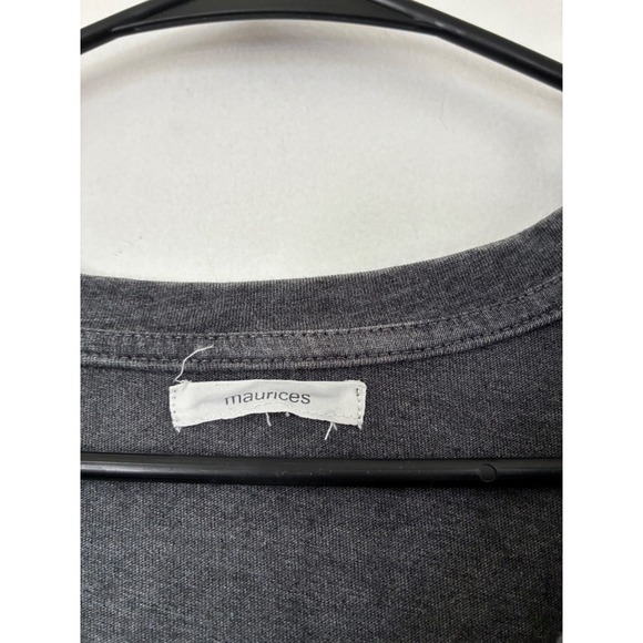 Maurices Women 0X Gray Stars Stripes Rhinestone Notched V-Neck Graphic Tee Shirt - Picture 3 of 6